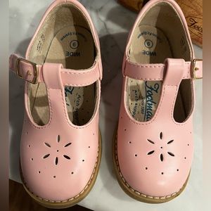 Brand new in box Footmates Sherry Girls Shoe